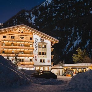 Das AHT ALPINES LIFESTYLEHOTEL ADULTS ONLY ALPENHOTEL TYROL